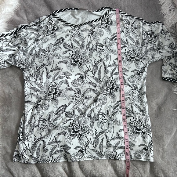 Chico's Black & White Floral Boatneck Long Sleeve Top - Picture 4 of 8